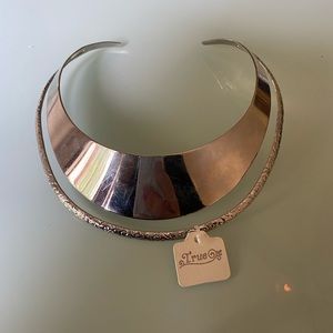 Unique choker necklace